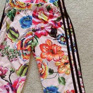 LIMITED EDITION ADIDAS LEGGINGS NEW